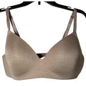 Victorias Secret T-Shirt Lightly Lined Wireless Bra Size 38DD Nude Beige Neutral